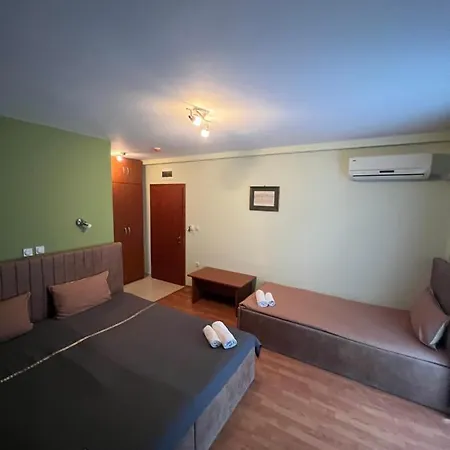 Hotel Dionis *
